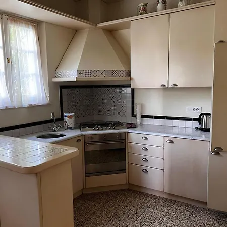 Villa Abruzzi, Dei Marmi Forte dei Marmi
